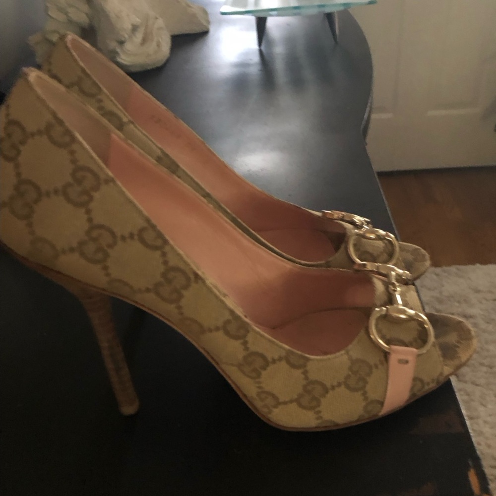 Authentic Gucci Heels 38C